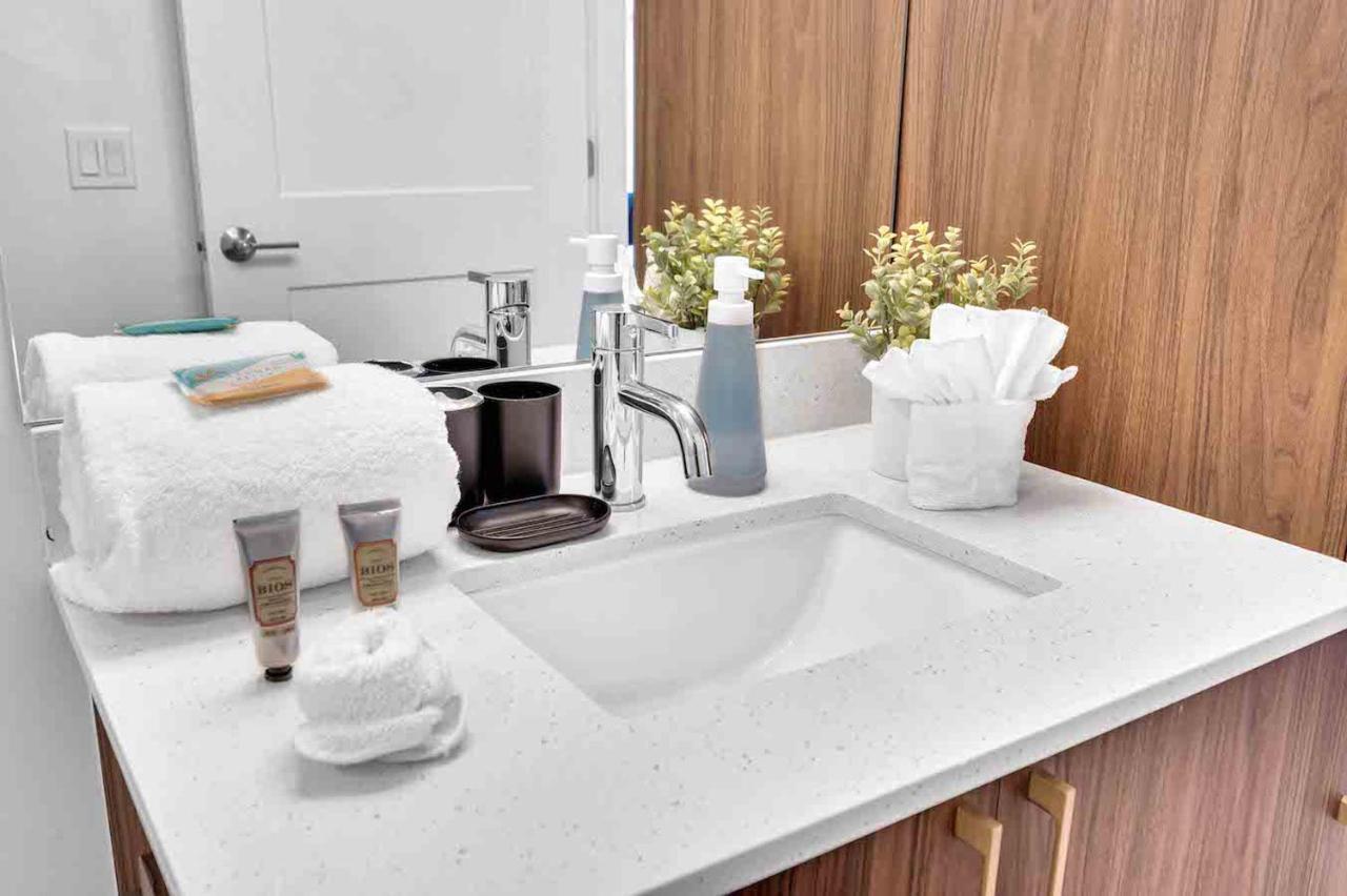 Charming Apt In The Heart Of Downtown With Free Parking Miami Exterior photo